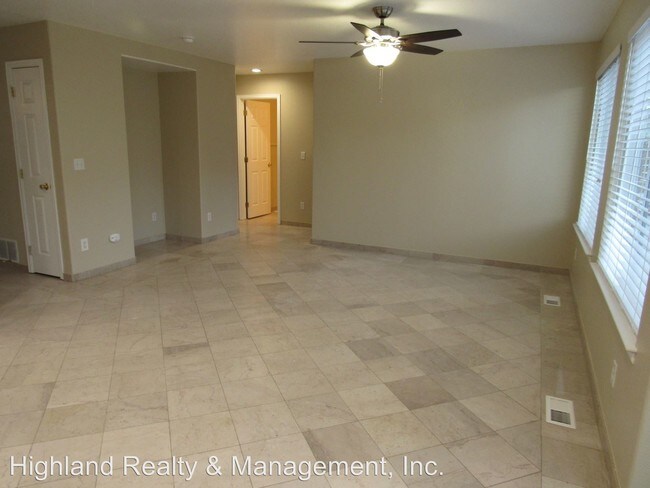 Building Photo - 4 br, 3 bath House - 1174 Sunbird Ave