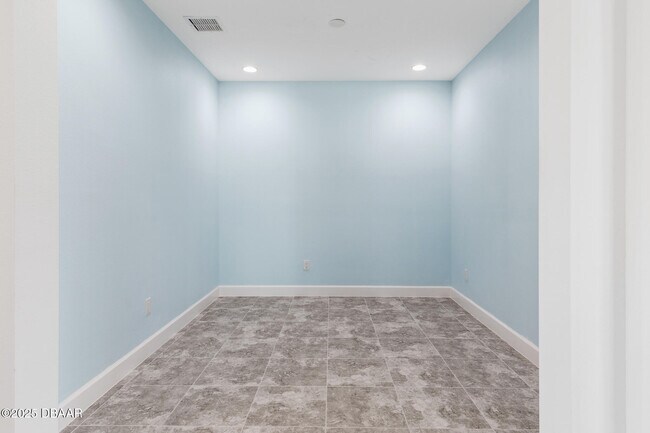 Building Photo - 621 Beach Bum Blvd