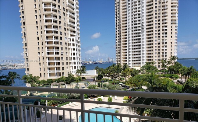 Primary Photo - 888 Brickell Key Dr