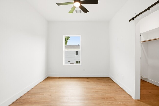 Building Photo - 7841 Sunnyhill St
