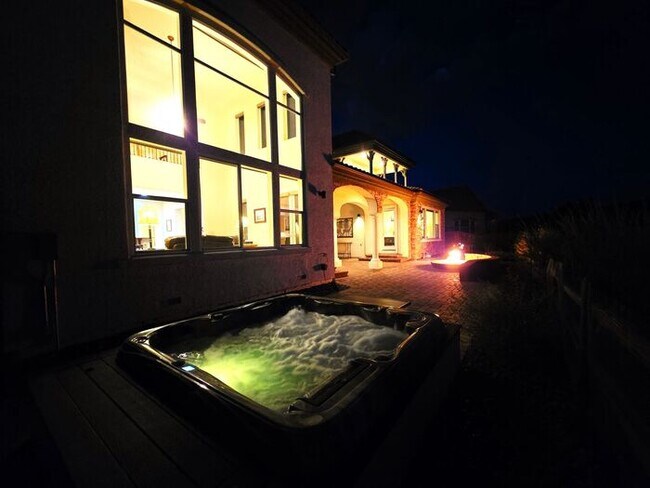 Building Photo - First Month Free – Executive Somersett Home Offered Furnished or Unfurnished with Panoramic Views...