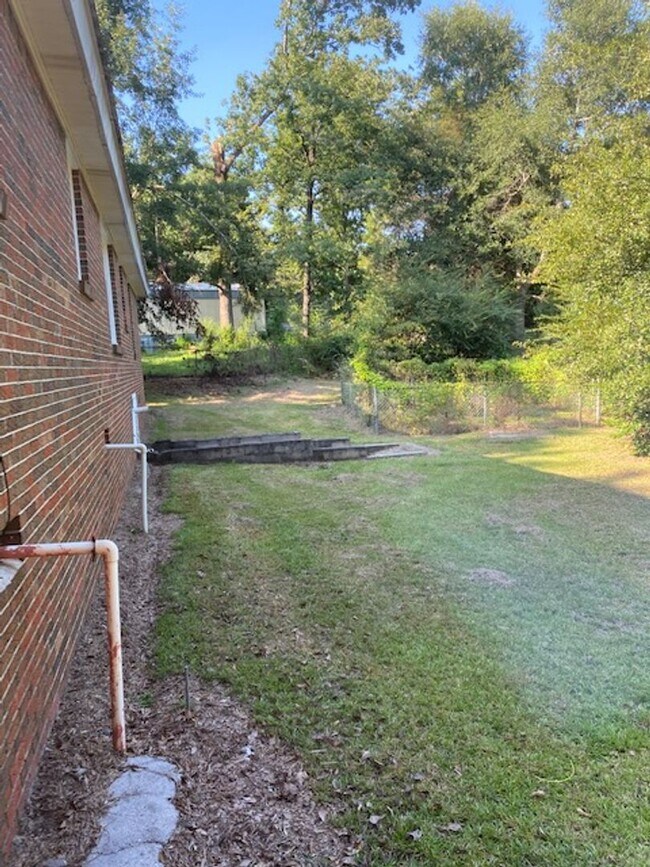 Building Photo - 1399 Franklin Rd