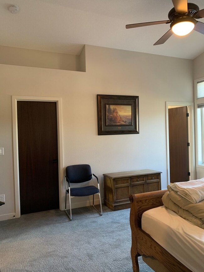 Building Photo - Beautiful Newly Custom Built Home! Vaulted Ceilings! Partially Furnished! Open Floor Plan!