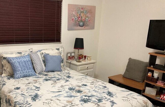 Building Photo - 8035 SW 107th Ave