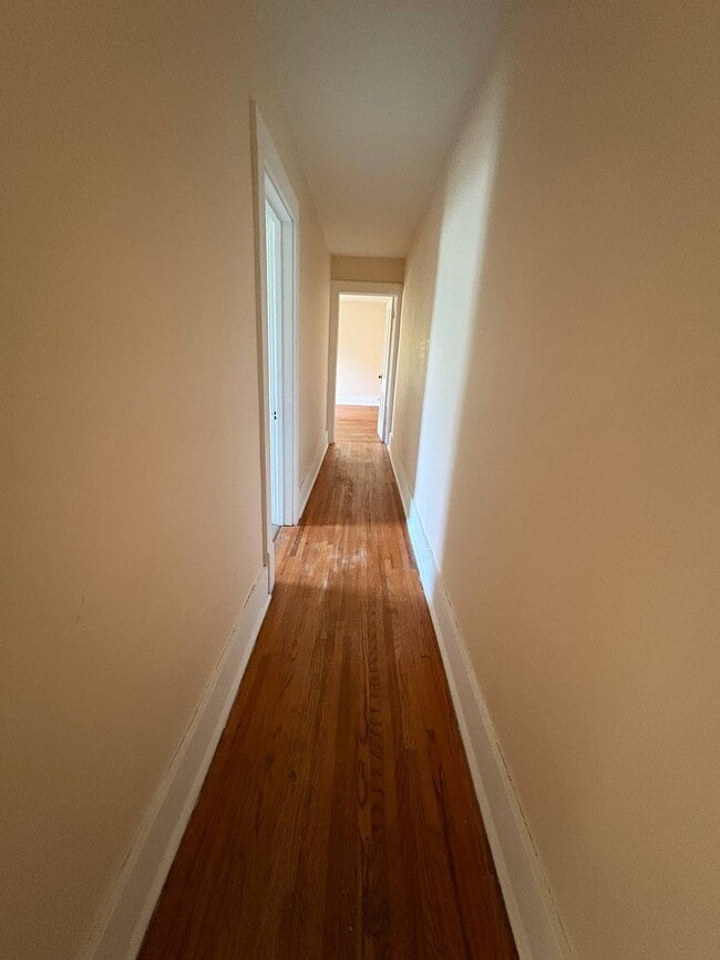 Building Photo - 27 2nd Ave SE