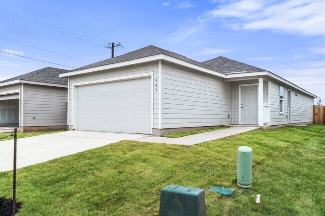 Building Photo - 907 Stricker Path