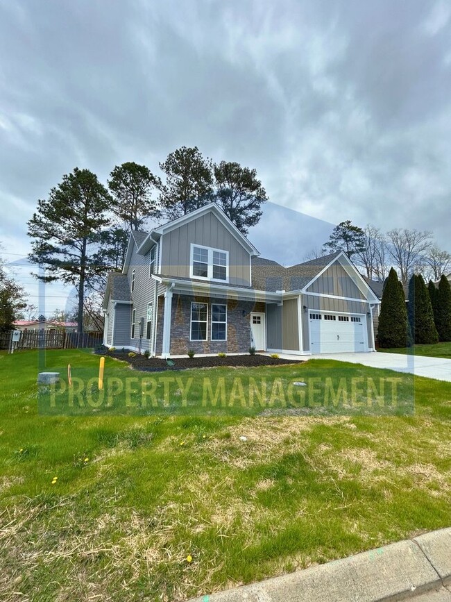 Building Photo - *Brand New* 4 bedroom home!