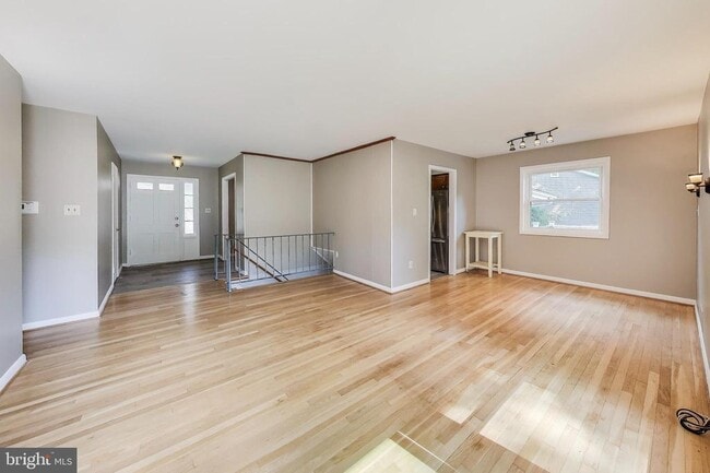 Building Photo - 5406 Parkvale Terrace