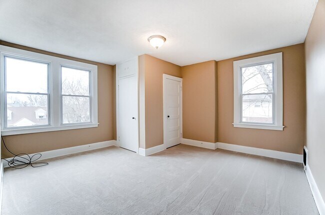 Building Photo - Westwood - Charming 3+ bed 1 bath home freshly updated