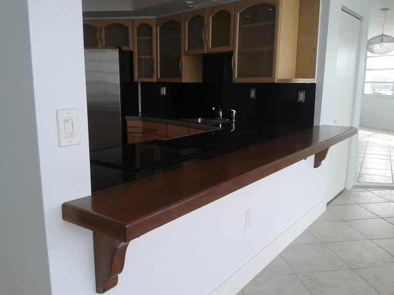 Building Photo - 11930 N Bayshore Dr