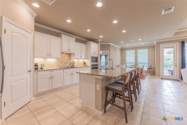 Building Photo - 3212 Trinity Dr
