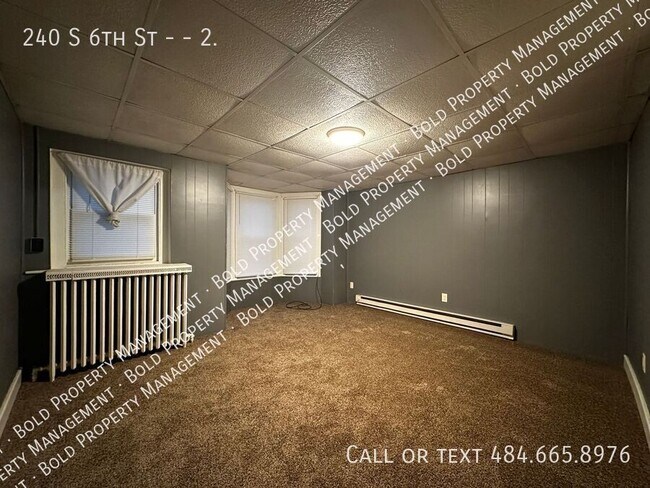 Building Photo - 240 S 6th St