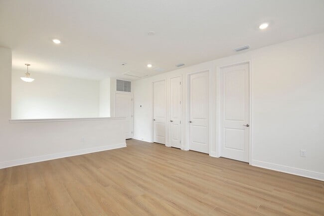 Building Photo - Gorgeous 4/3 Residence with a Private Back Lanai and a 2 Car Garage in the Delightful Laureate Pa...