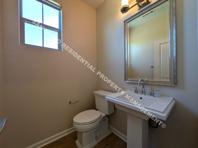Building Photo - Spectacular Sorrento Valley View Home Avai...