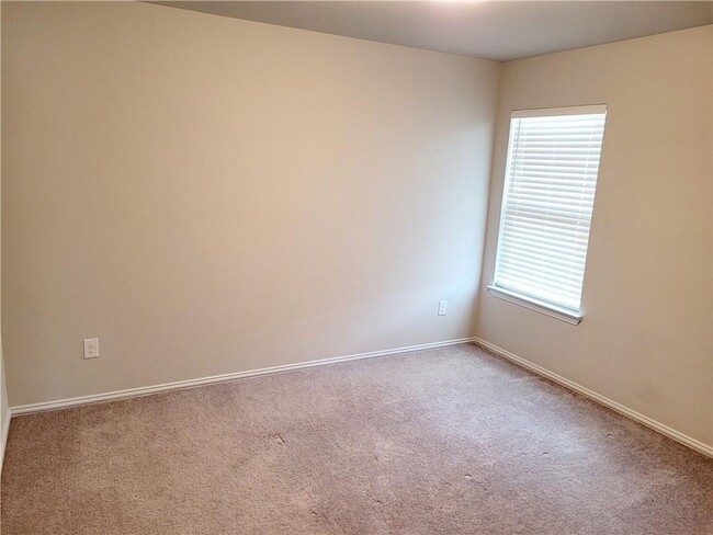 Building Photo - 300 Bright Star Ln