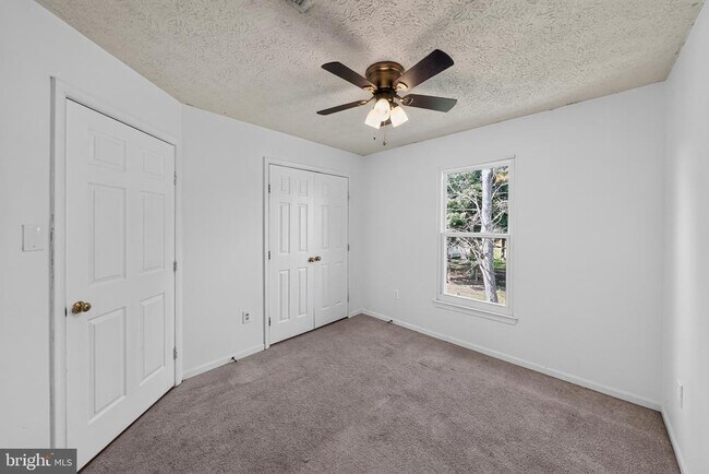 Building Photo - 2377 Tawny Dr