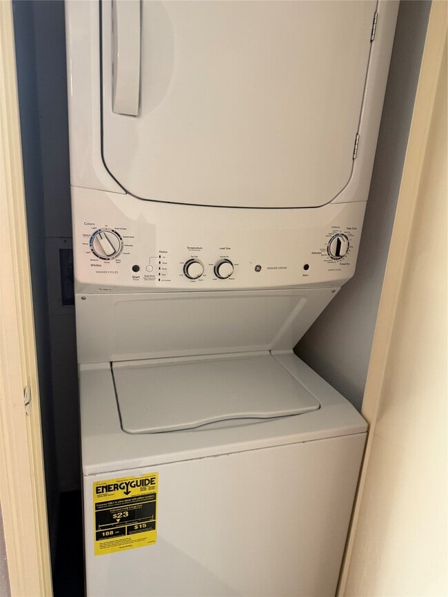 Building Photo - 2120 El Paseo St