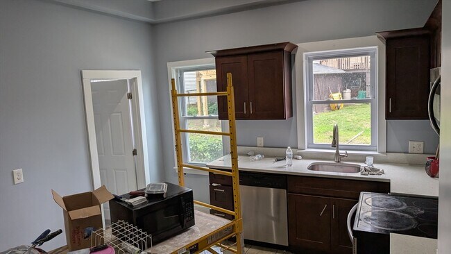Building Photo - 80 Linfield St