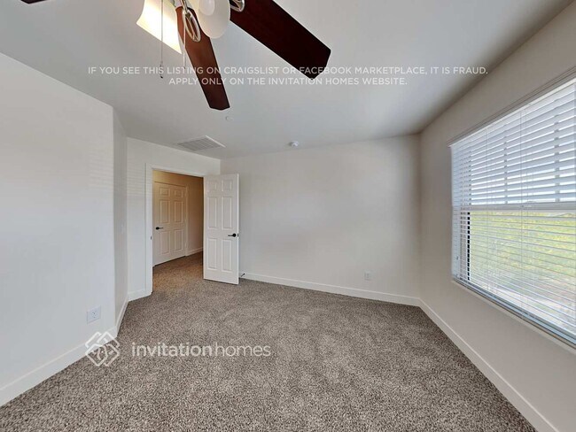 Building Photo - 2105 N 211th Dr