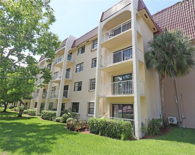 Building Photo - 9301 SW 92nd Ave