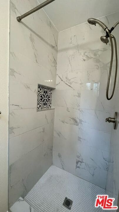 Building Photo - 836 S Catalina St