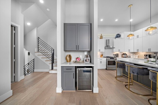 Building Photo - 3513 Hutchins St