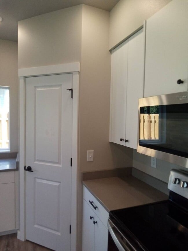 Building Photo - 3 Bedroom, 2.5 Bath in Blaine in Newer Nei...