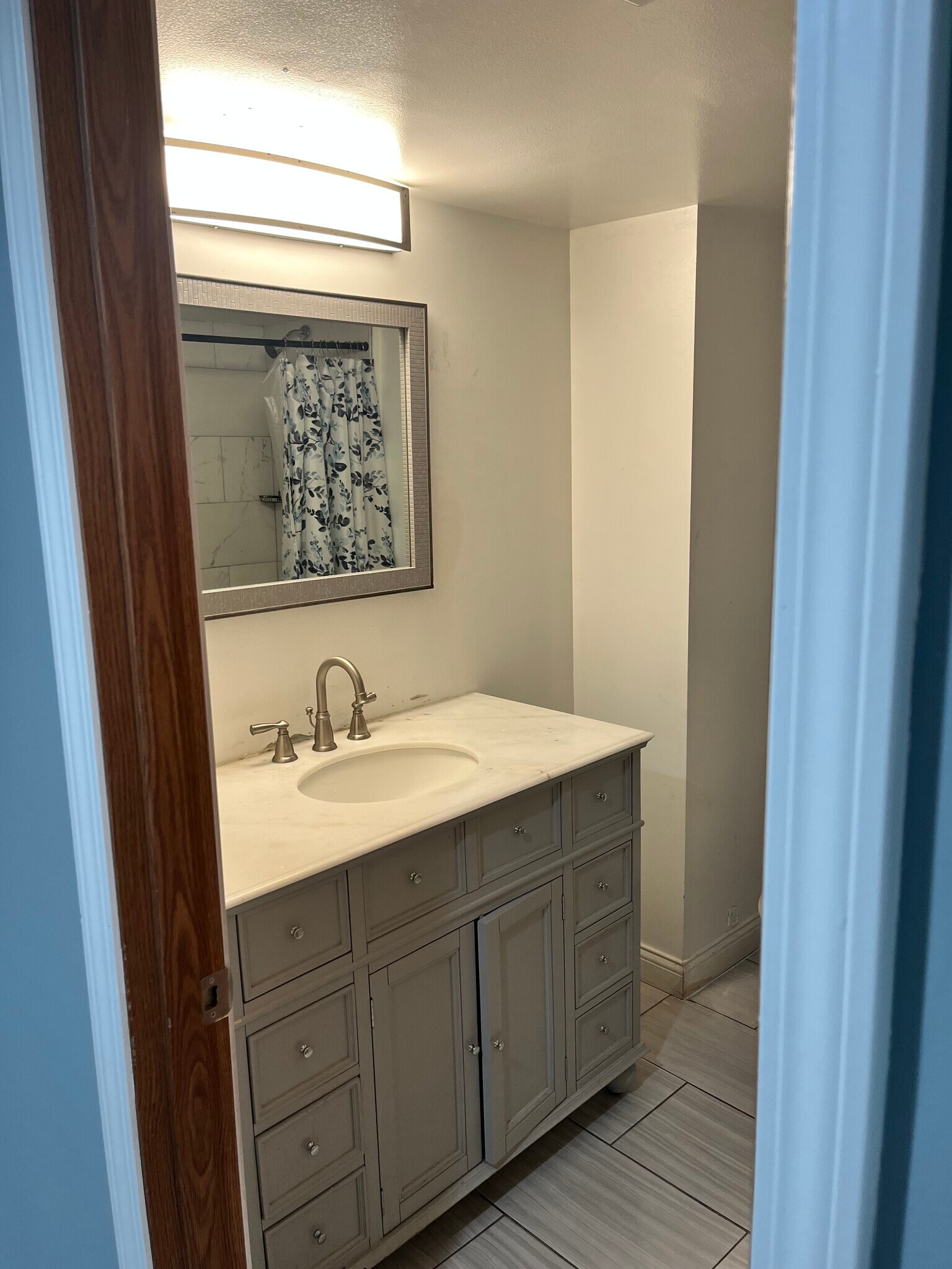 Building Photo - 6222 S Albany Ave