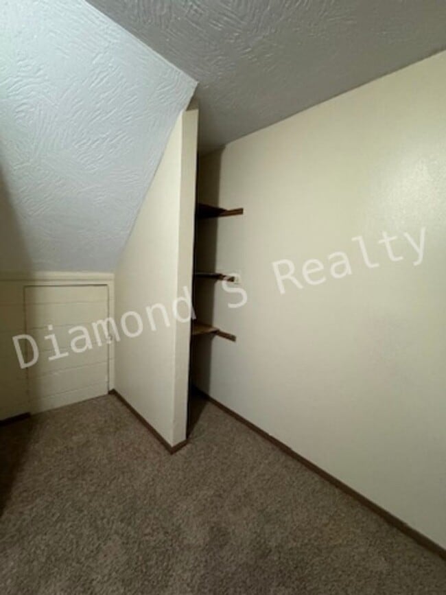 Building Photo - 1204 Flora St