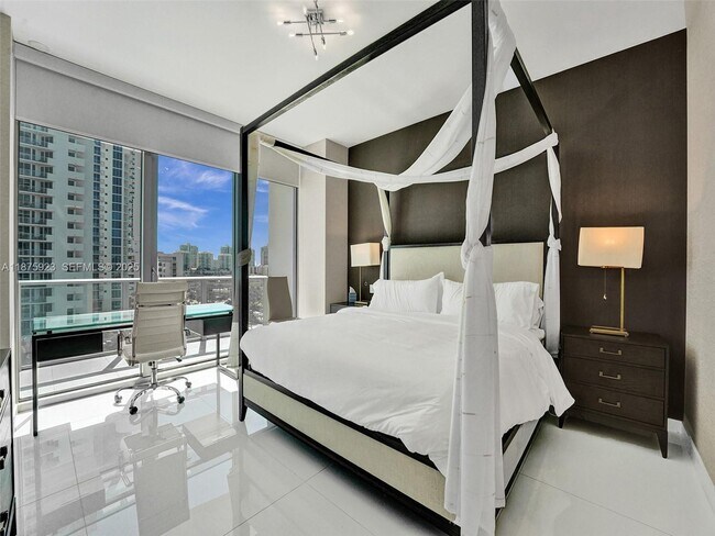 Building Photo - 17475 Collins Ave