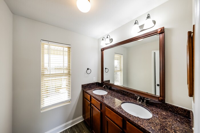 Building Photo - 243 Bermuda Lakes Dr