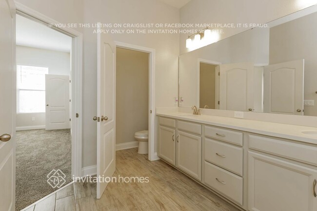 Building Photo - 1233 Chittamwood Ct
