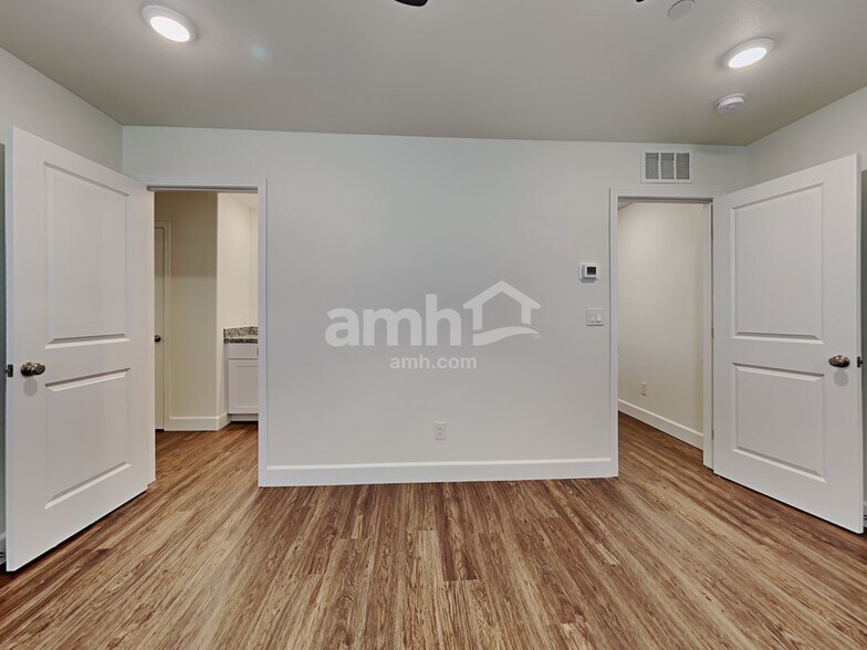 Building Photo - 72 Cabaletta Ln