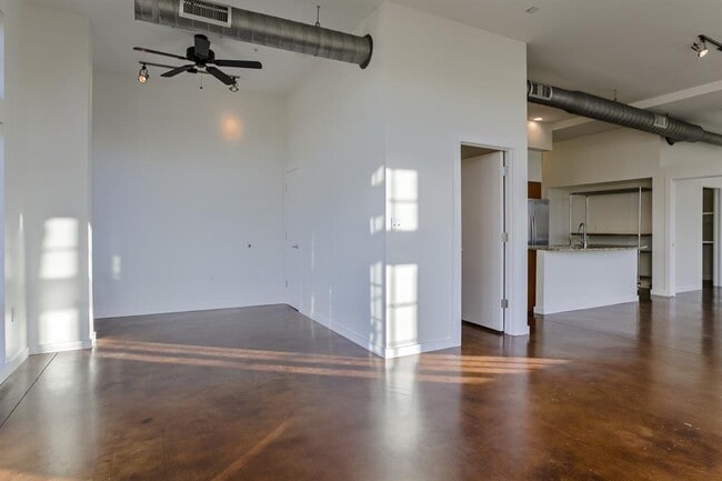 Building Photo - 2235 E 6th St