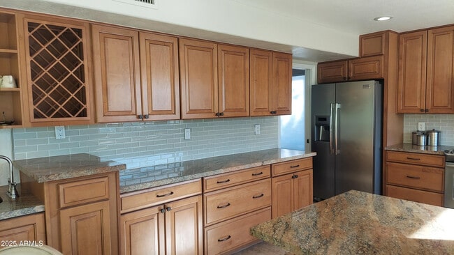 Building Photo - 459 E Marigold Ln