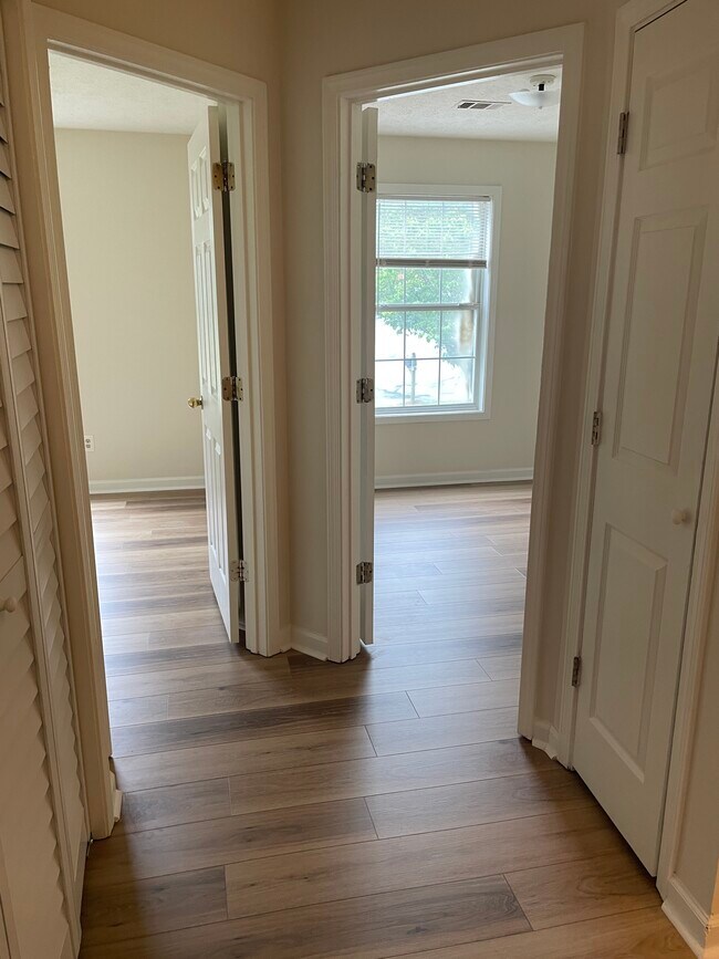 Hallway - 407 Leslie Ct