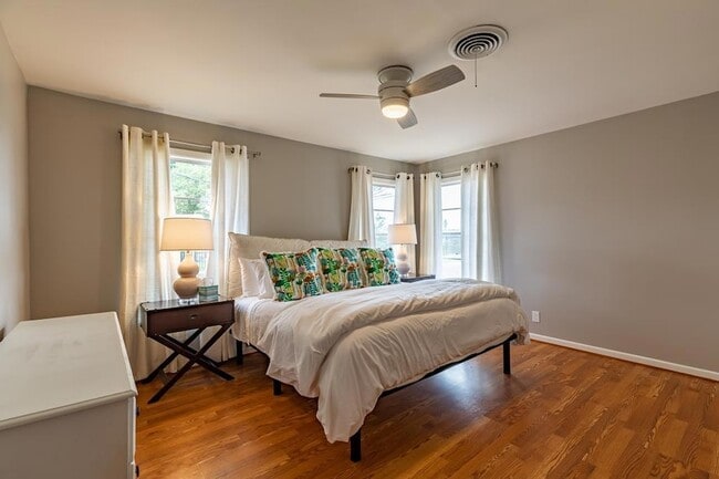 Building Photo - 2865 Bandera Hwy