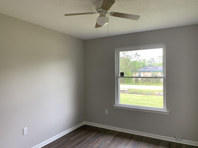 Building Photo - 219 Fowler St