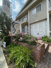 Building Entrance - 1415-1419 Brockton Ave