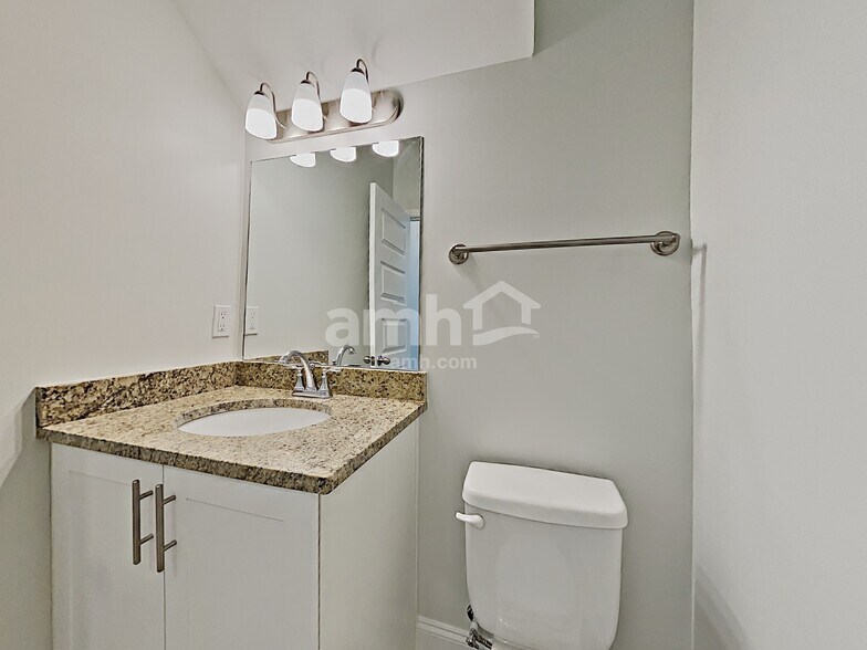 Building Photo - 5342 Tupelo St