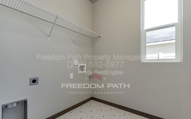 Building Photo - 176 Inkwood St