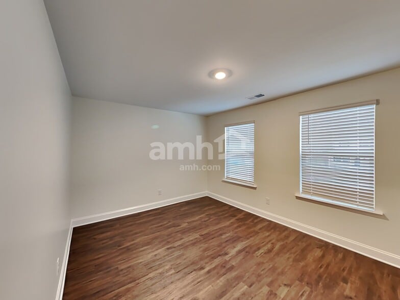 Building Photo - 549 Rivermist Dr