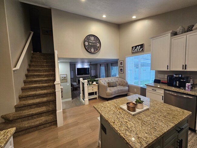 Building Photo - 5778 Ballerina Way