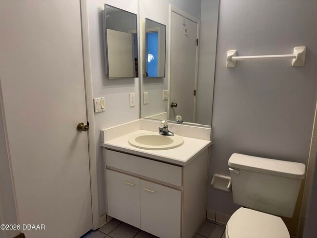 Building Photo - 1921 Sprucewood Way