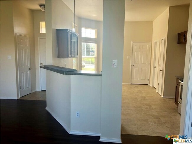 Building Photo - 5803 Alexandria Dr