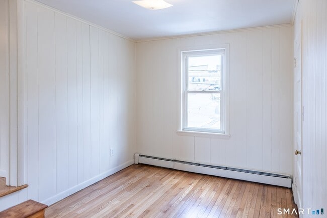 Building Photo - 84 Front St