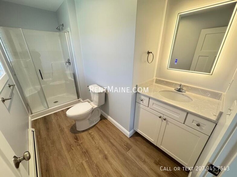 Building Photo - 208 Rocky Rdg Dr