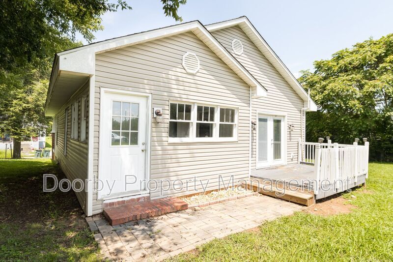 Building Photo - 156 Signal Hills Dr