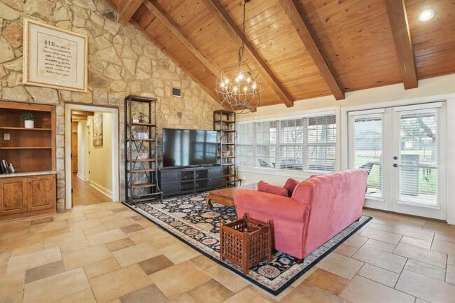 Building Photo - 6211 Acacia Dr