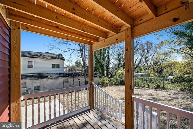 Building Photo - 117 E Monmouth St